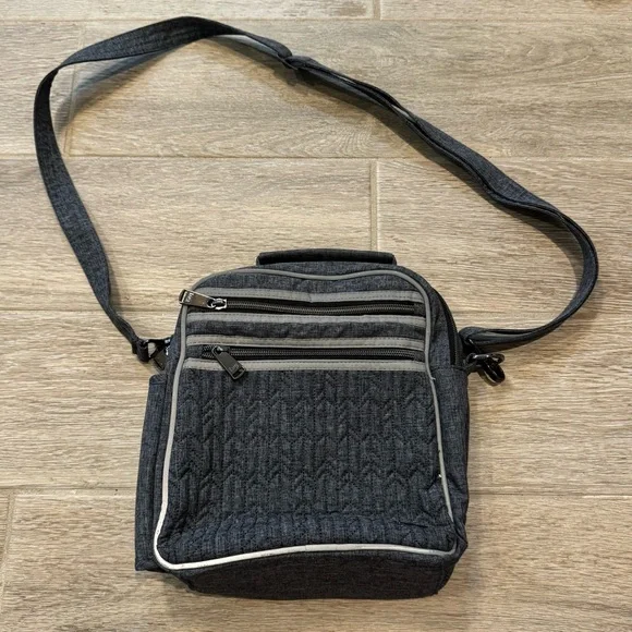 lug | Bags | Euc Boxcar Heather Gray Quilted Crossbody Bag  display picture 2